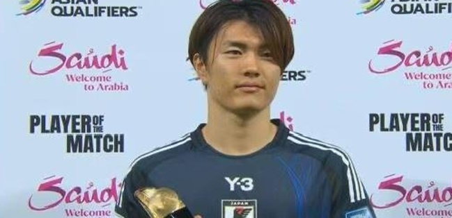 促使他在场 促使他在场